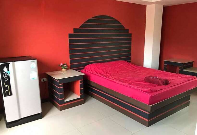 فندق Red Heart Resort