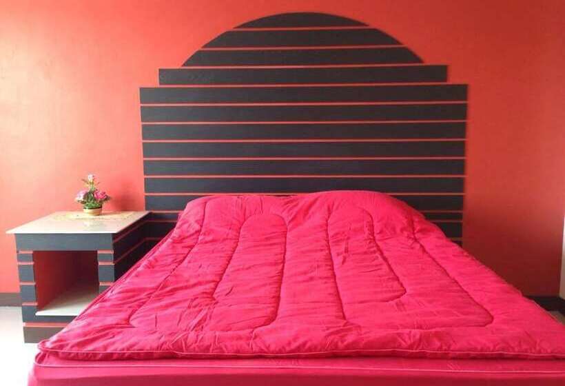 בית מלון כפרי Red Heart Resort