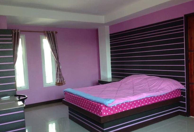 בית מלון כפרי Red Heart Resort