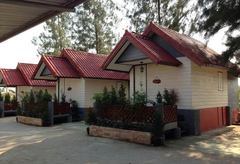 فندق Red Heart Resort
