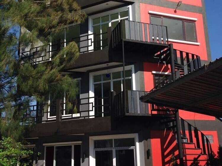 בית מלון כפרי Red Heart Resort