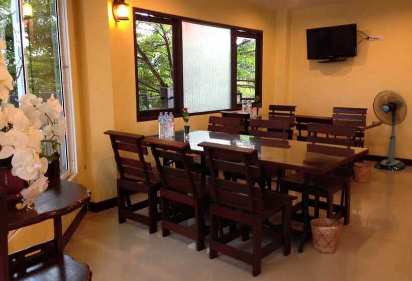 בית מלון כפרי Red Heart Resort