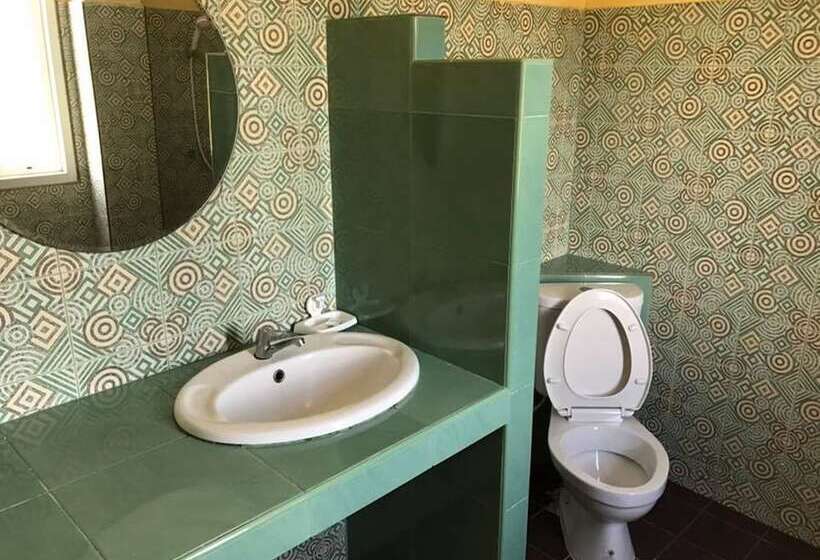 בית מלון כפרי Red Heart Resort