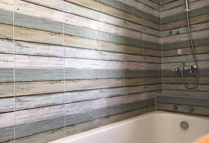 בית מלון כפרי Red Heart Resort