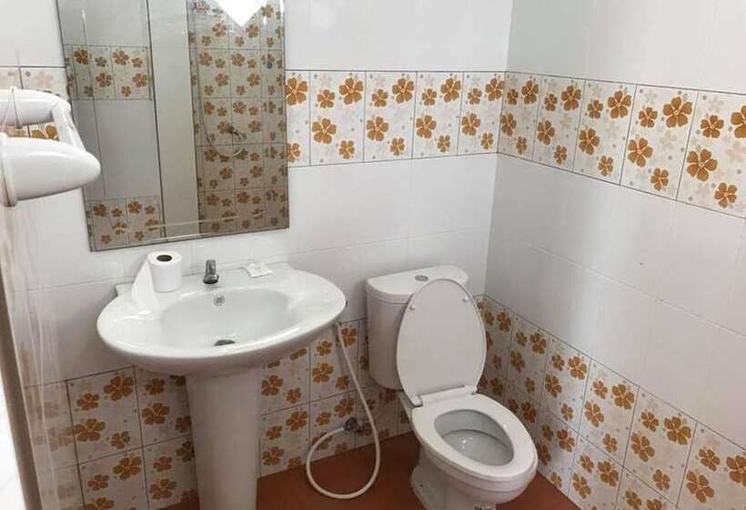 בית מלון כפרי Red Heart Resort