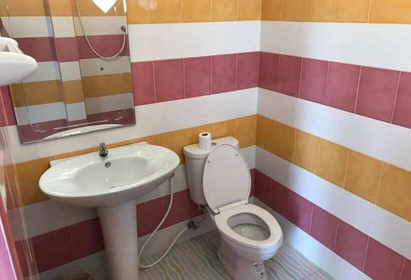 בית מלון כפרי Red Heart Resort