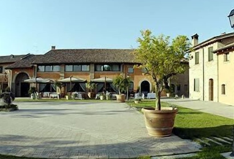 בית מלון כפרי Relais Cascina Scottina