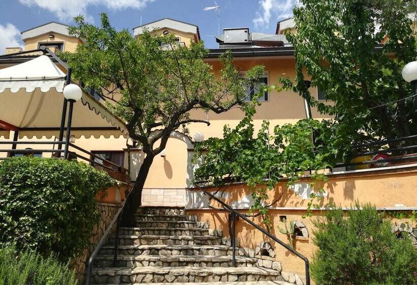 Отель Ristorante La Collina