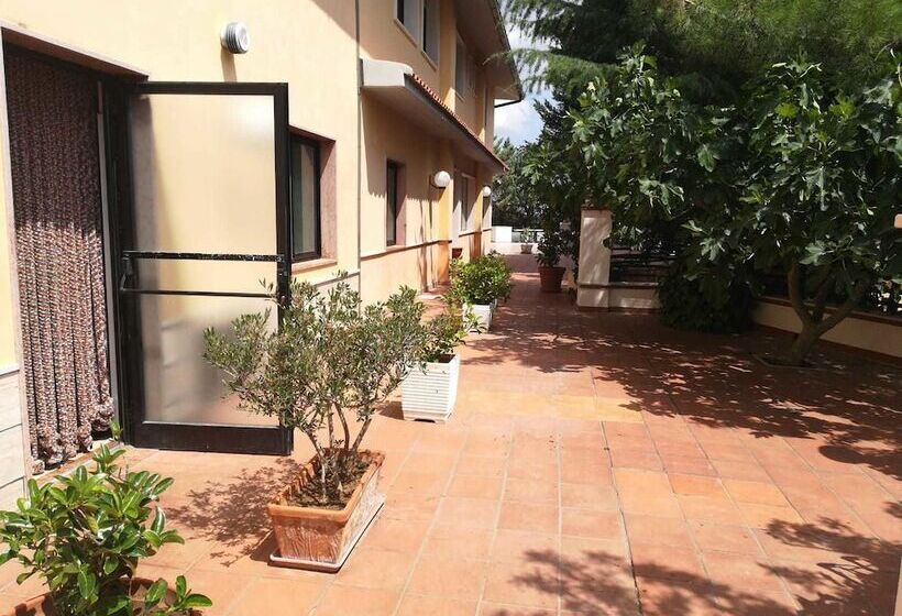 Отель Ristorante La Collina