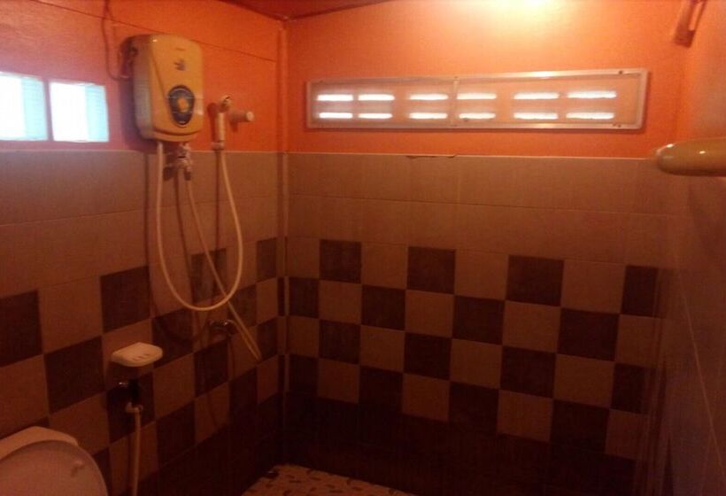 בית מלון כפרי Saint Tropez Resort