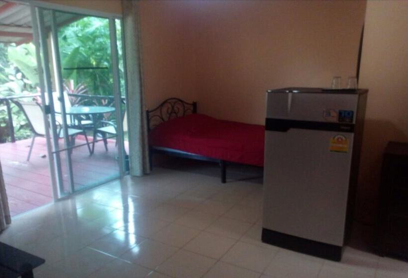 בית מלון כפרי Saint Tropez Resort