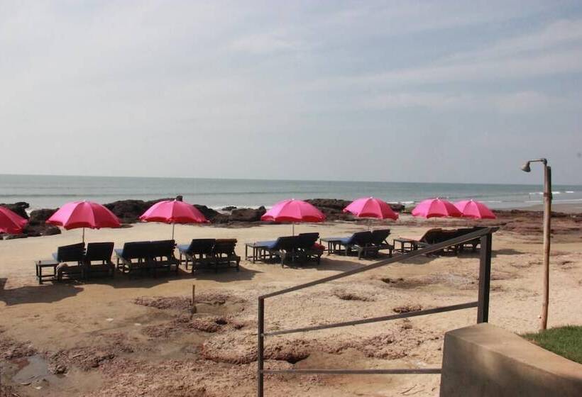 בית מלון כפרי Sea View Resort