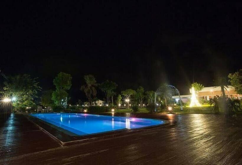 Отель Supatta Resort