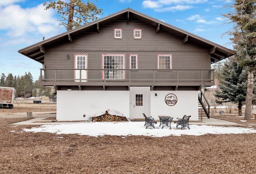 בית מלון כפרי The Bell Tower #1996