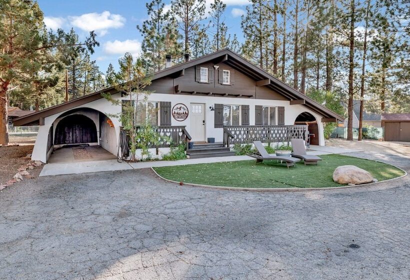 Отель The Cottage #2153