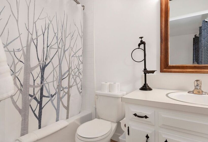 Отель The Cottage #2153