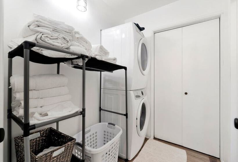 Отель The Cottage #2153