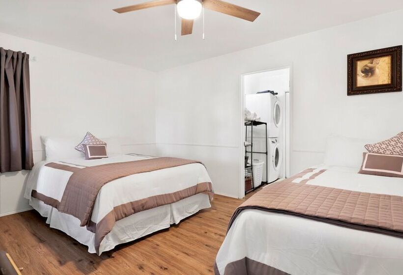 Отель The Cottage #2153