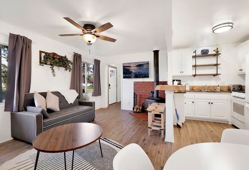 Отель The Cottage #2153