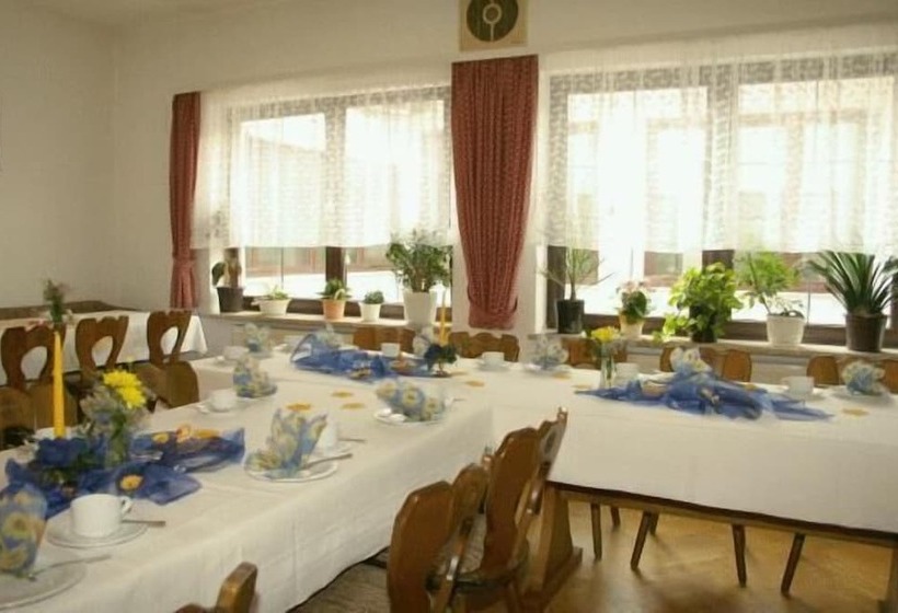 בית מלון כפרי Zur Hoffnung