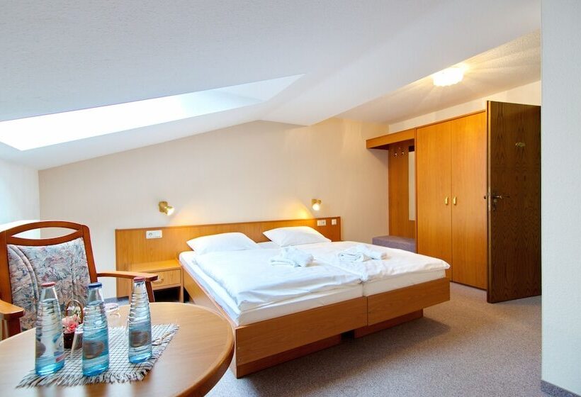 בית מלון כפרי Zur Hoffnung