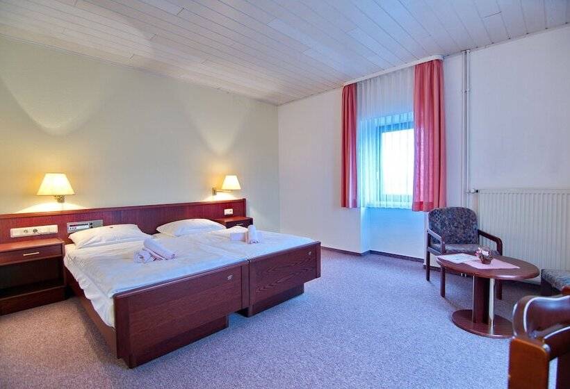 בית מלון כפרי Zur Hoffnung