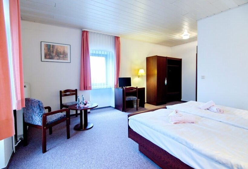 בית מלון כפרי Zur Hoffnung