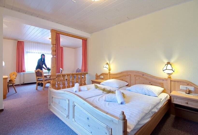 בית מלון כפרי Zur Hoffnung