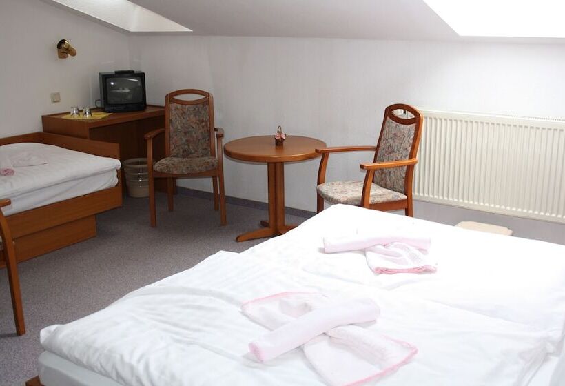 בית מלון כפרי Zur Hoffnung