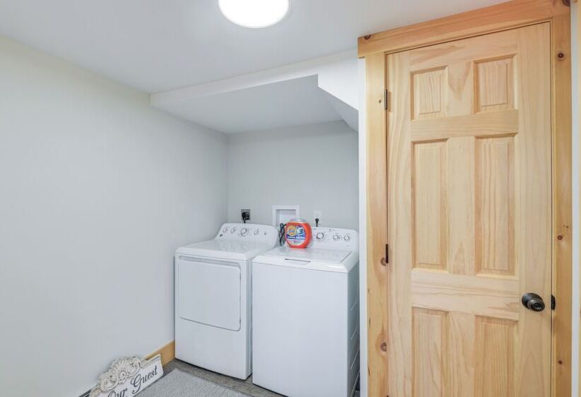 Idyllic Eastbrook Cabin: Lake Access, Near Acadia!