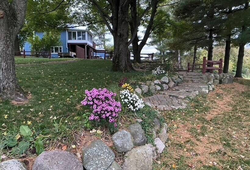 Inn Between The Lakes