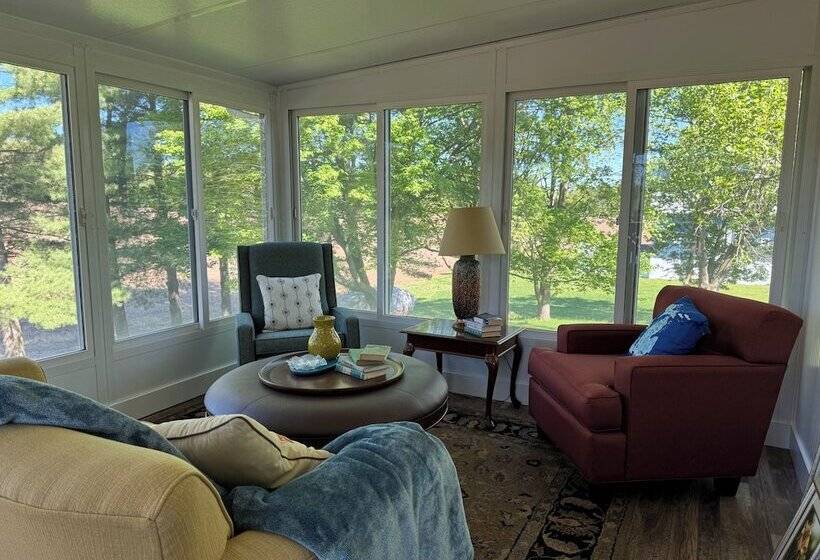 Inn Between The Lakes