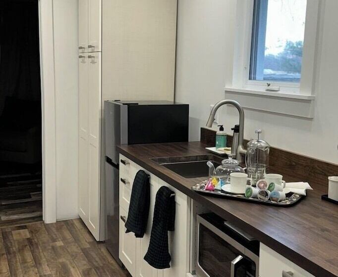 Inn Between The Lakes