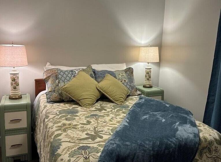 Inn Between The Lakes