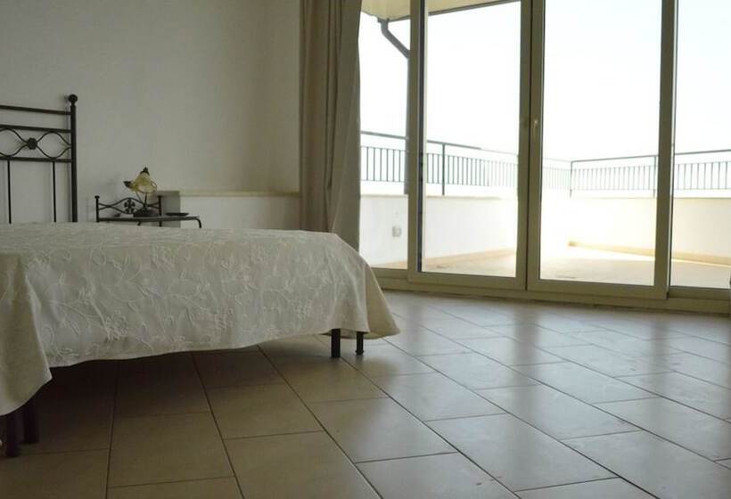 La Nave Sul Mare Di Taormina B&b