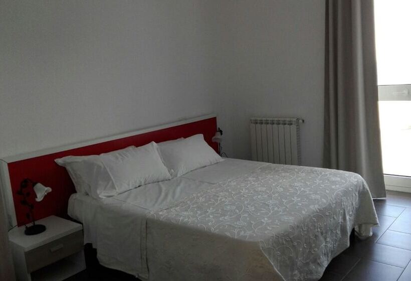 La Nave Sul Mare Di Taormina B&b