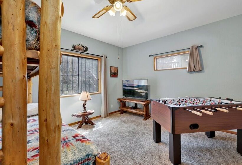 Lazy Llama Lodge #2150