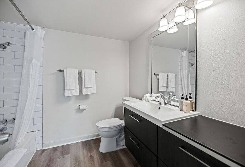 Littlefield Lofts, Hosted By Placemakr   6th Street