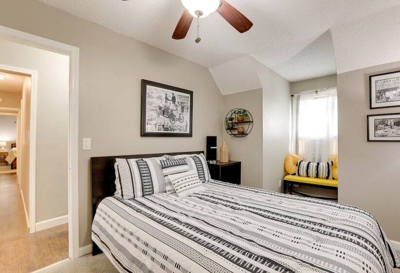 Hot Tub & Hiking Trails: Luxe Georgia Farm Retreat