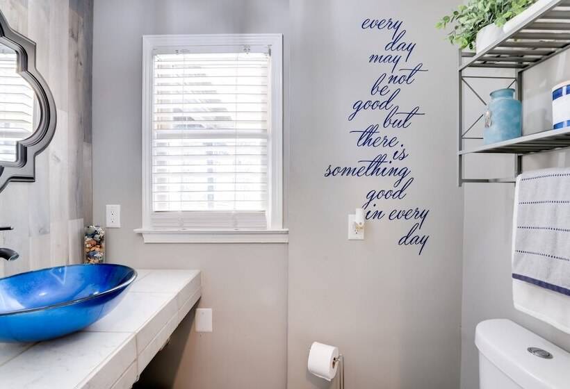 Hot Tub & Hiking Trails: Luxe Georgia Farm Retreat