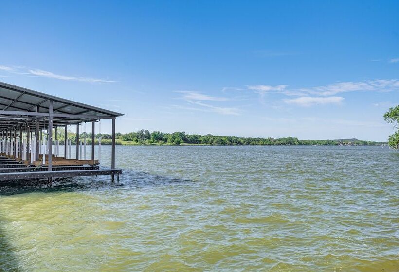 Luxe Texas Retreat W/ Dock Access   Near Lake Lbj!
