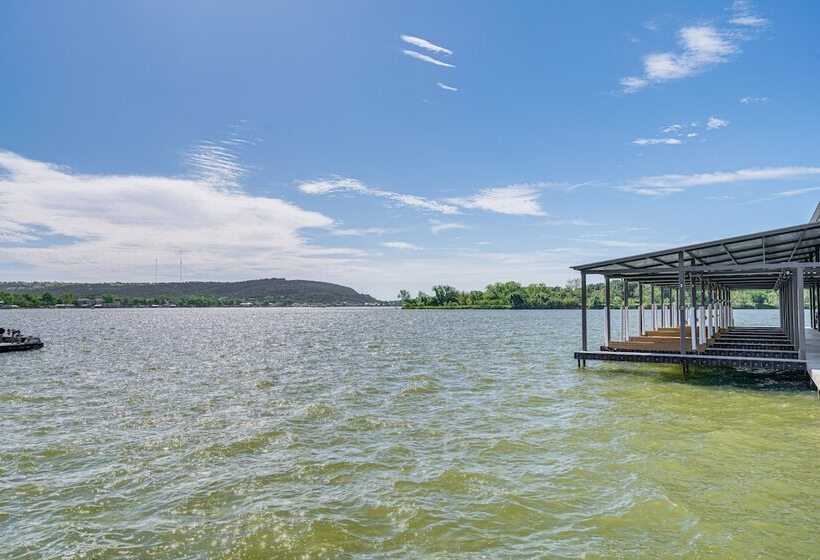Luxe Texas Retreat W/ Dock Access   Near Lake Lbj!
