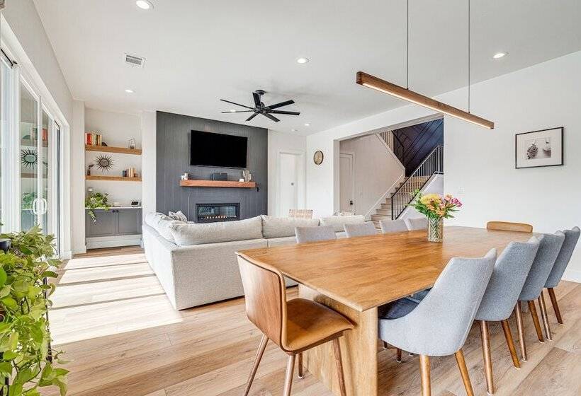 Luxe Texas Retreat W/ Dock Access   Near Lake Lbj!