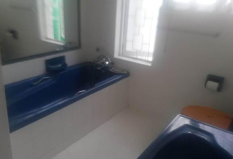 Mhlangeni Lodge B&b   Adults Only