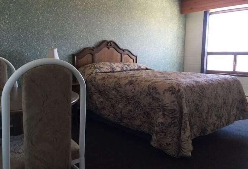 فندق على الطريق Mile Zero Motor Inn