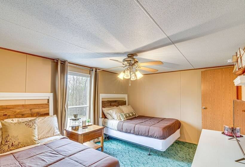 Nancy Cabin W/ Fire Pit Near Lake Cumberland!