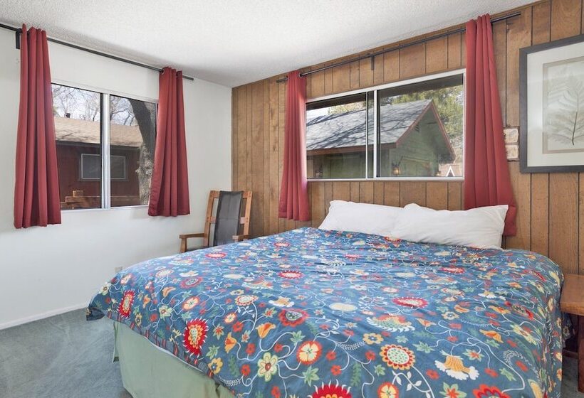 Nested Oaks Cottage #2234