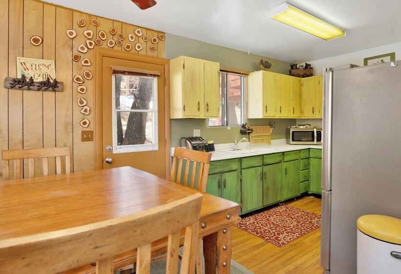 Nested Oaks Cottage #2234