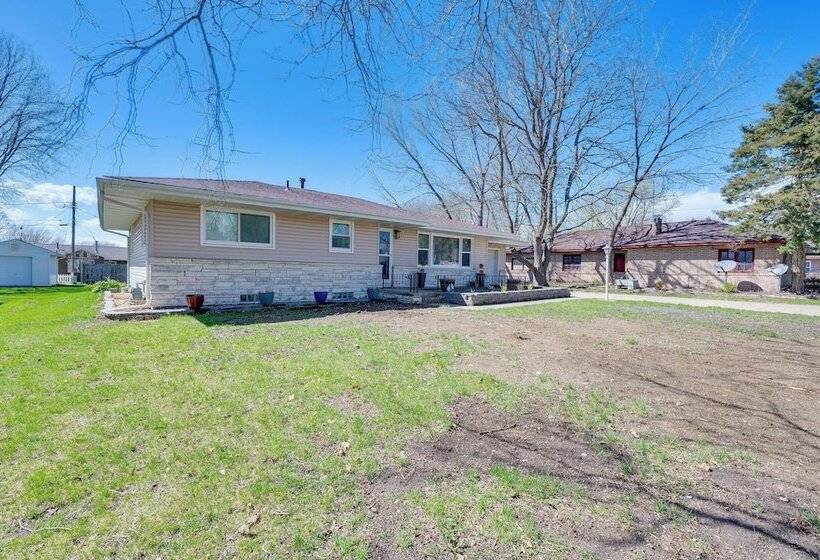 Newly Remodeled Home In Storm Lake W/ Private Yard
