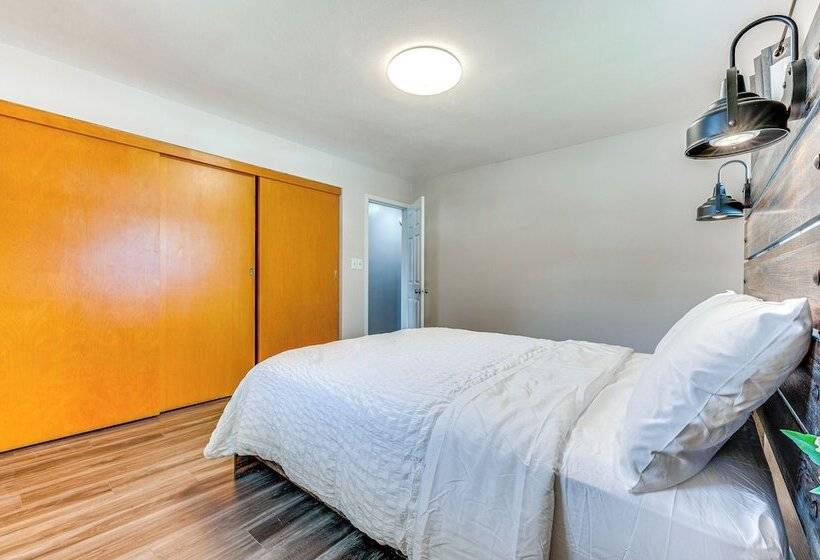 Newly Remodeled Home In Storm Lake W/ Private Yard